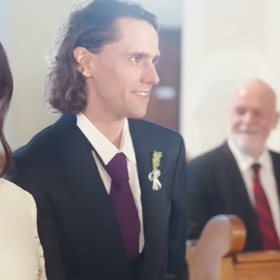 Lucii Bílou k oltáři odvedl její syn Filip.