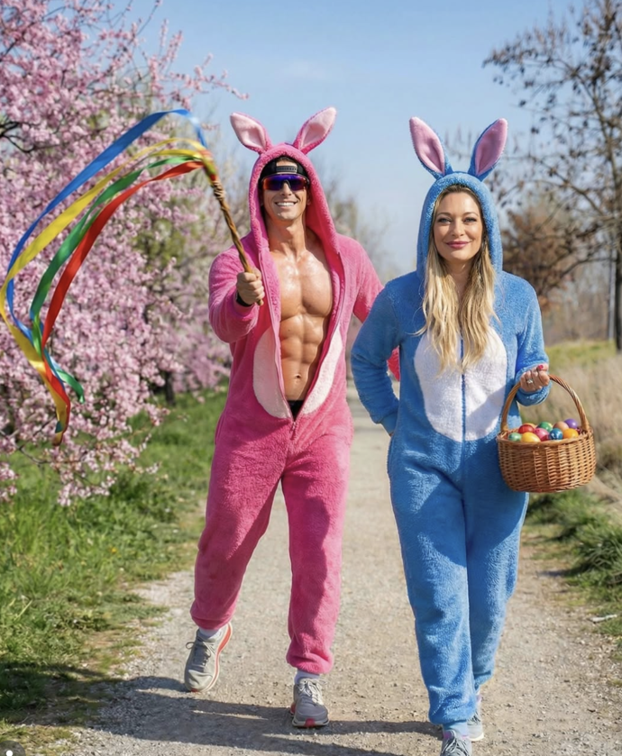 Lucie Borhyová přidala AI fotku.