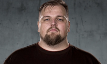 Matěj váží 170 kilogramů.