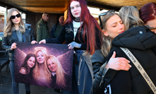 Komorní rozloučení s Mínou: Dojemné vzkazy do nebe a záplava slz nad andělským portrétem