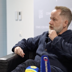 Billy Boyd během tiskovky na Comic-Conu.