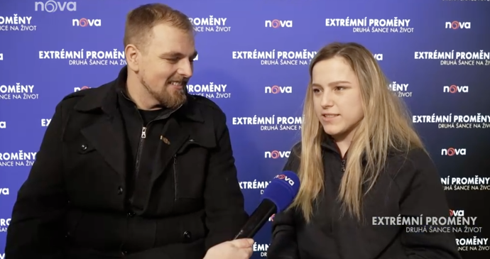 Matěj je do své partnerky Nikoly zamilovaný.