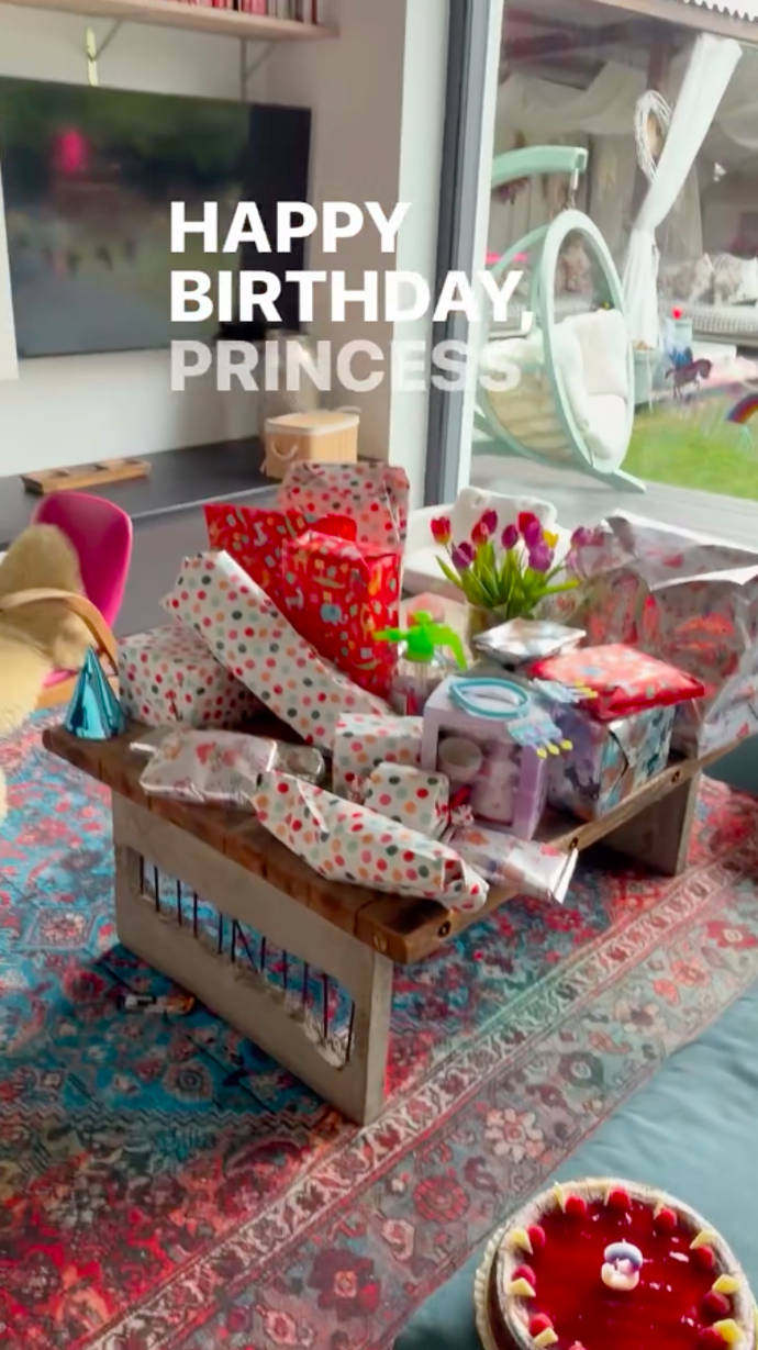 Agáta pro svou dceru připravila mnoho dárků.