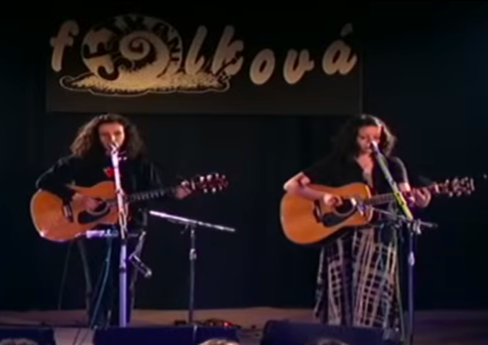 O jejím úmrtí informovala sestra a hudební parťačka Karolina Kamberská.