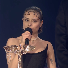 Během své děkovné řeči ovšem zcela nečekaně promluvila o obrovské rodinné tragédii.