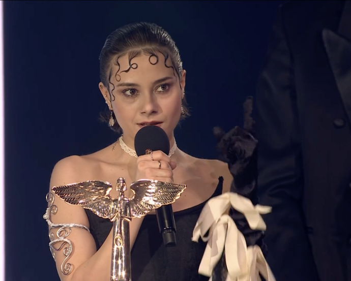 Zpěvačka ve svém projevu zmínila i svou druhou sestru Petru, která se potýká s mentálním postižením.