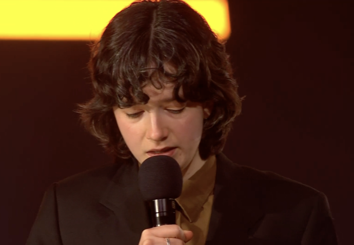 O další obrovský rozruch se pak postarala zpěvačka formace Ida The Young s emotivním projevem o Palestině.