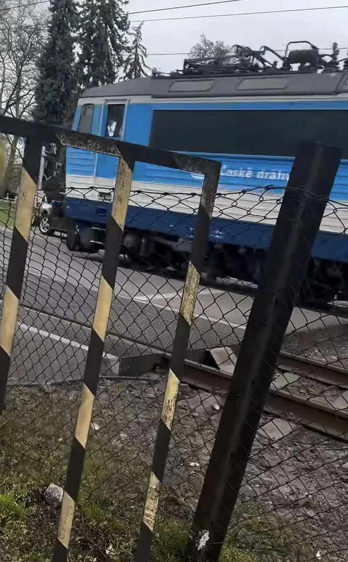 Ke srážce naštěstí nakonec nedošlo.