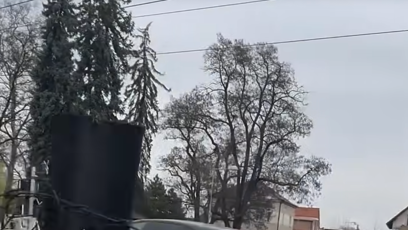 FOTO: Auto stihlo odjet ke krajnici.