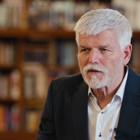 Prezident Petr Pavel v rozhovoru pro Armádu ČR vzpomíná na své začátky v armádě. 