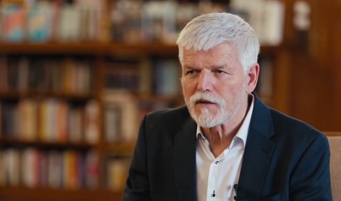 Prezident Petr Pavel v rozhovoru pro Armádu ČR vzpomíná na své začátky v armádě. 