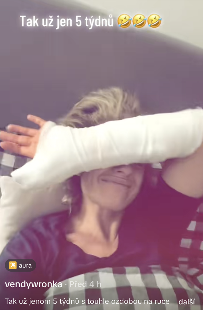 Vendy ze Survivoru skončila v nemocnici.