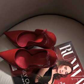 Zorka Hejdová vynesla na premiéru filmu Ďábel nosí Pradu 2 skvostné lodičky.