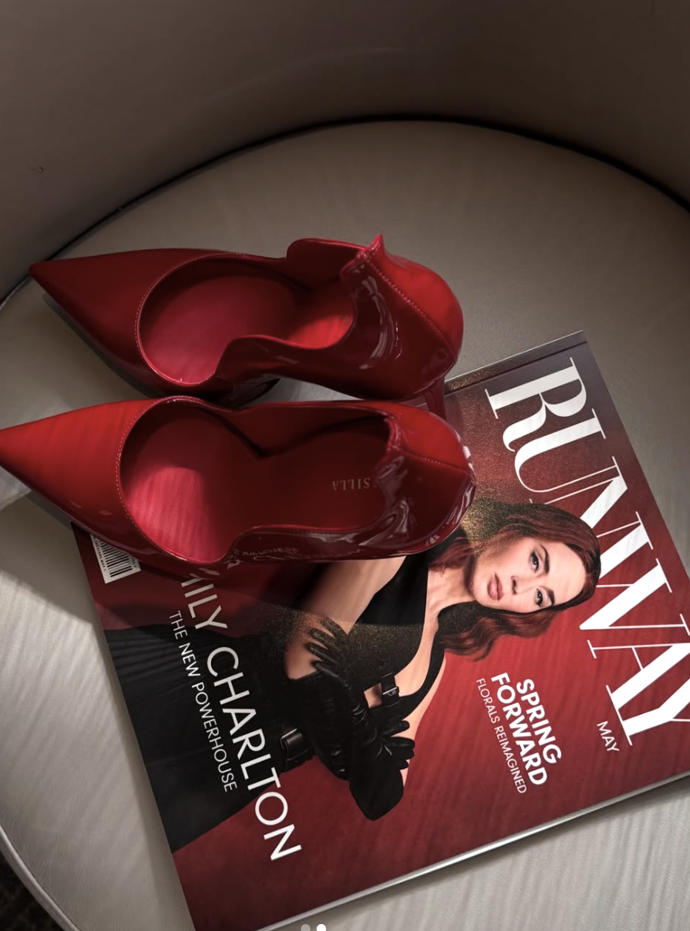 Zorka Hejdová vynesla na premiéru filmu Ďábel nosí Pradu 2 skvostné lodičky.