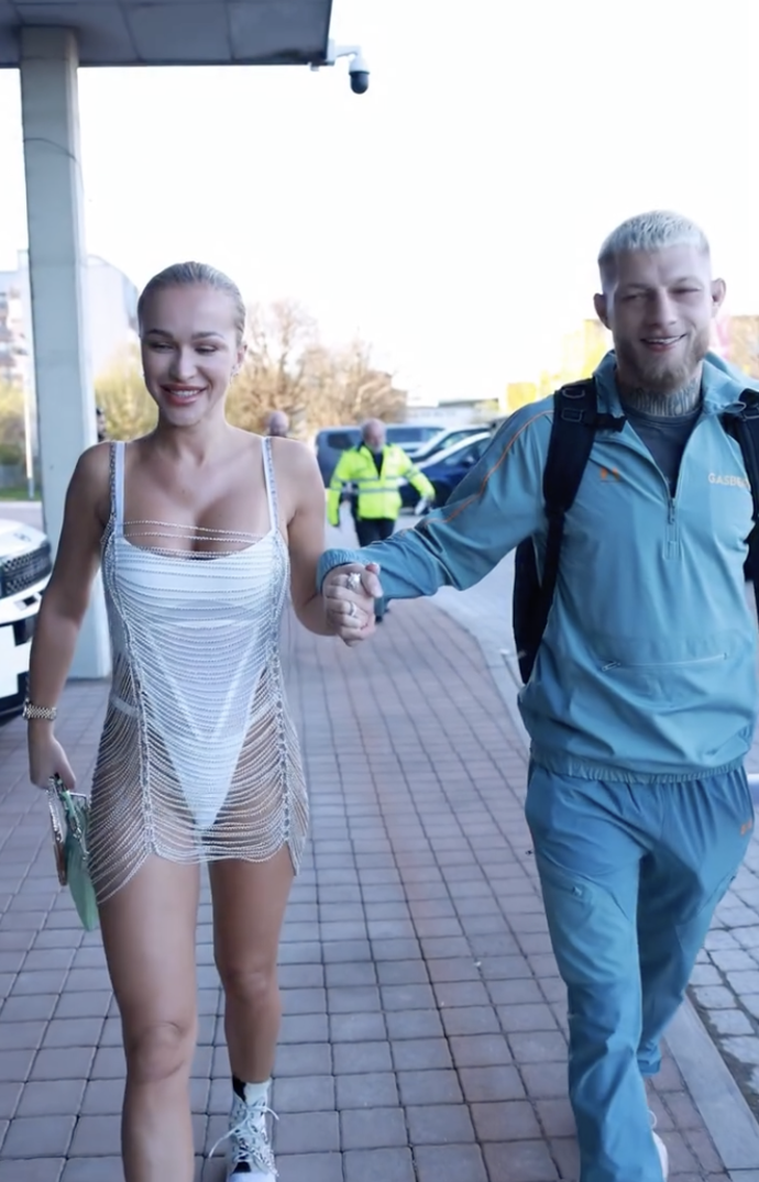 Nela Slováková se opět oblékla velmi odvážně.