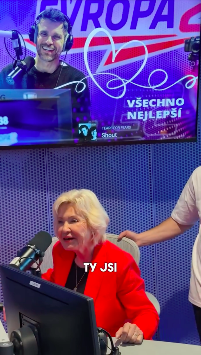 Moderátorova maminka Lenka Marešová se ve studiu objevila poprvé v historii.