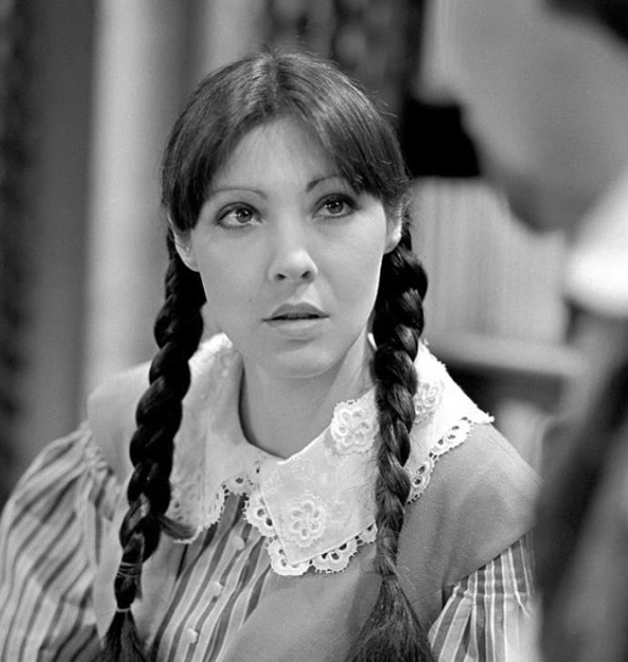 Ve dvou copech vypadala herečka překrásně. 