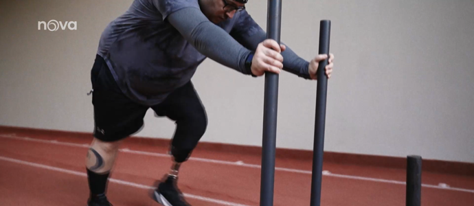 Marek Vala nemá nohu. 