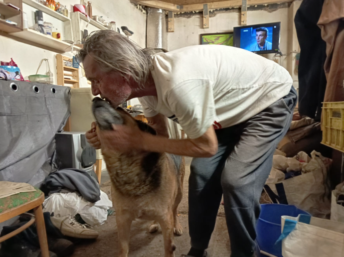 Otec Radka Filipiho má pejska. 