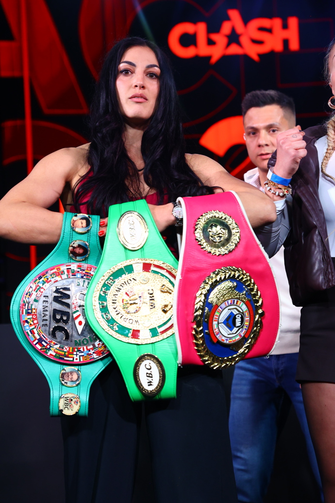 Lucie Horváth Sedláčková si sebou vzala vítězné pásy. 