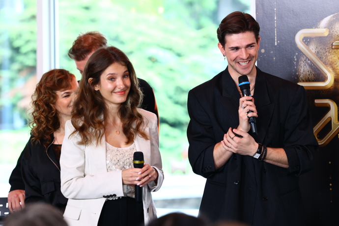 Sara Sandeva se svým tanečním partnerem.