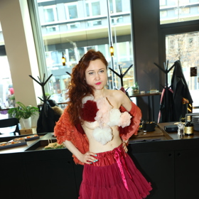 Eva Toulová opět zaujala svým outfitem.