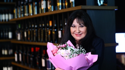 FOTO: Dagmar Patrasová dostala krásnou květinu.