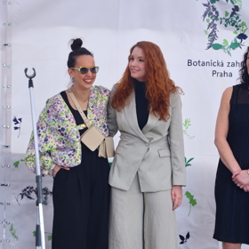 Spojuje je totiž obrovská vášeň pro hudbu, rádi společně sledují muzikály a zplna hrdla si zpívají.