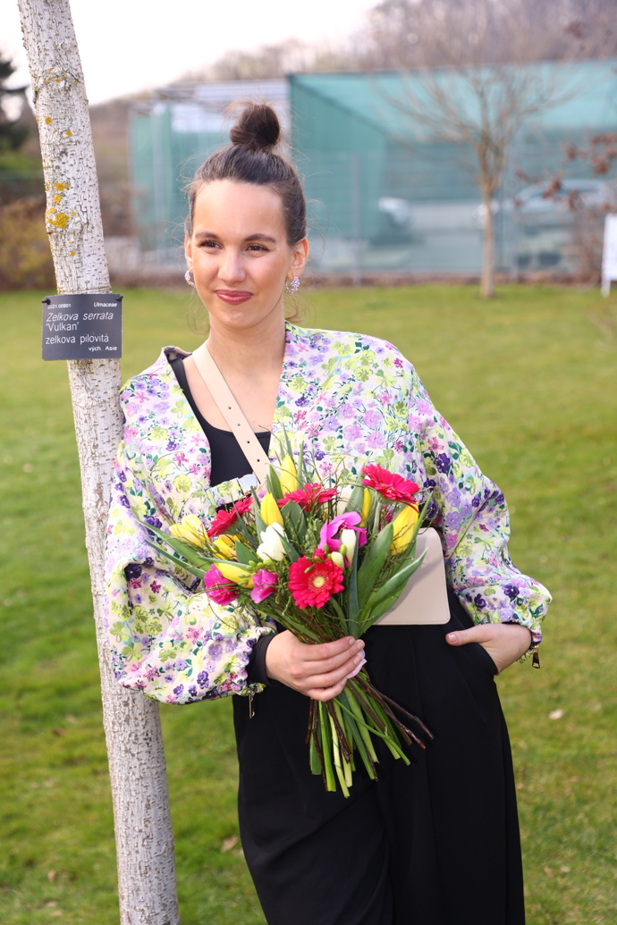 Michaele Tomešové to moc slušelo, vsadila na jarní barvičky a byla nepřehlédnutelná.