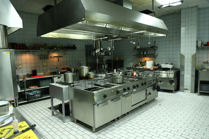 Natáčení komediální gangsterky Trampantojo v Praze.