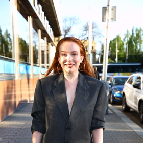 Alena Doláková na premiéře komedie Ovce žerou první zářila v odvážném outfitu.