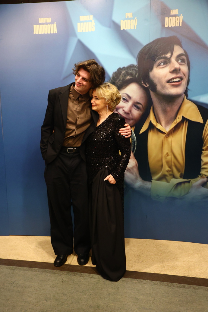 Jana Nagyová na premiéře snímku Šampión s Adamem Kubalem.