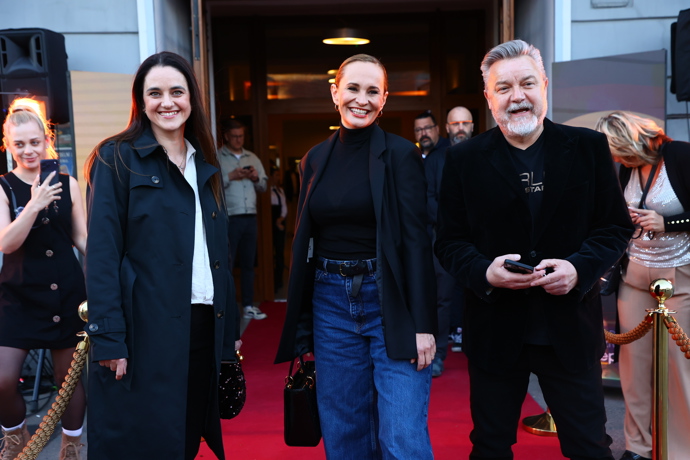 Dorazila i zpěvačka Monika Absolonová s Milošem Pokorným. 