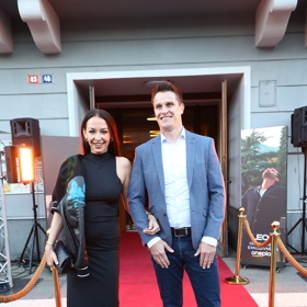Agáta Hanychová s manželem na premiéře dokumentu Leoš.