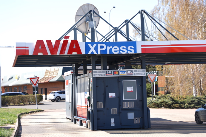 Řidiči musí po zastropování bedlivě sledovat tabule.