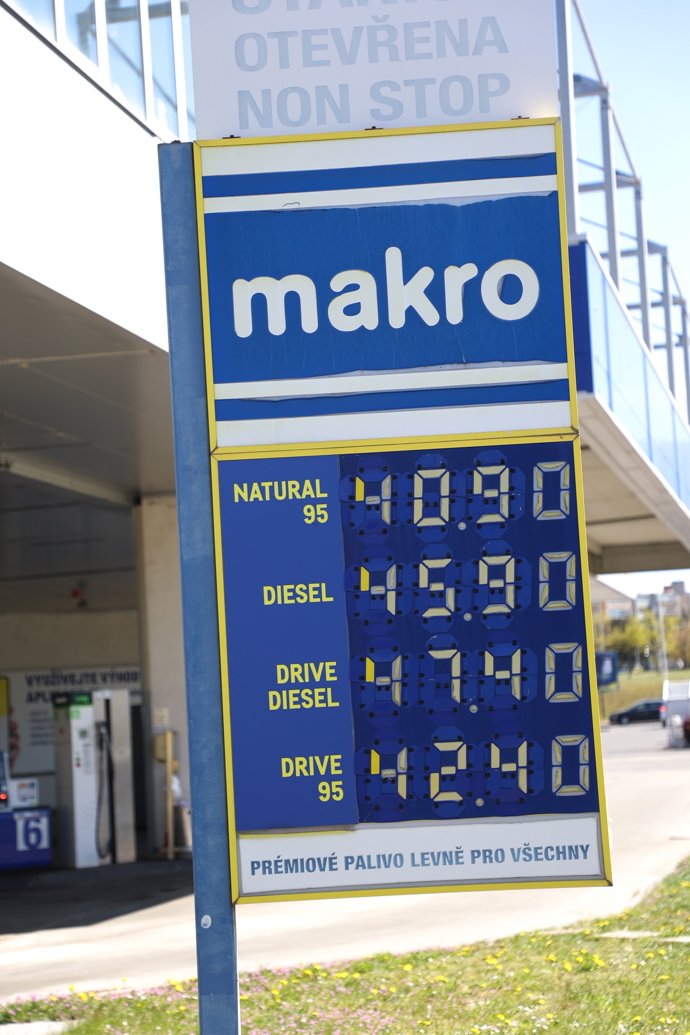 U Makra řidiči na plné nádrži znatelně ušetří.