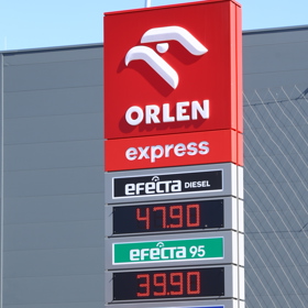Polský Orlen podstřelil ceny a benzin má pod 40 korun.