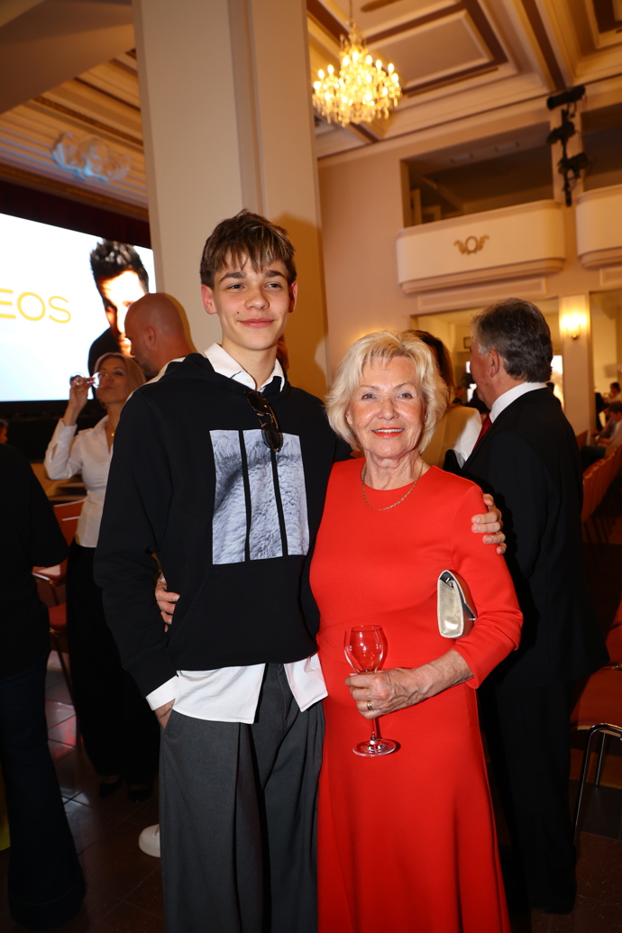 Maminka Leoše Mareše s vnukem Matějem Marešem. 