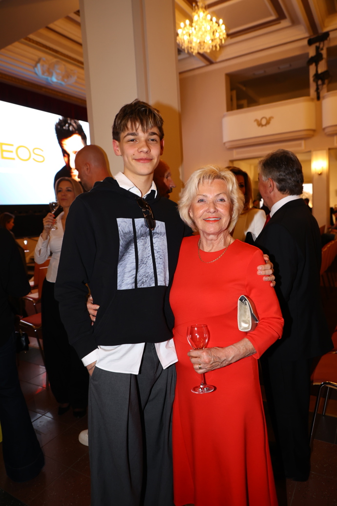 Maminka Leoše Mareše, Lenka, s Leošovým synem Matějem.