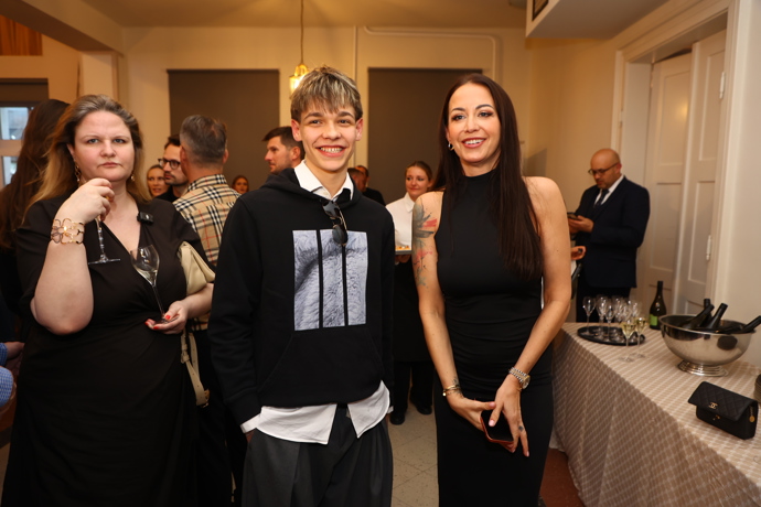 Vysmátá Agáta Hanychová.