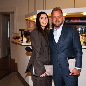 Moderátor Libor Bouček s Monikou Marešovou. 