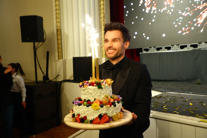 Leoš dostal krásný narozeninový dort.