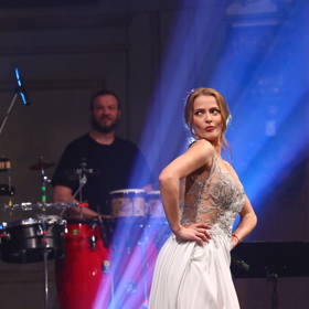 Svým vystoupením Šárka Vaňková oživila vzpomínky na Ivetu Bartošovou.