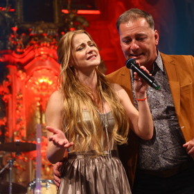 Šárka Vaňková a Petr Vondráček spolu zazpívali hity Knoflíky lásky a Hej, pane diskžokej.