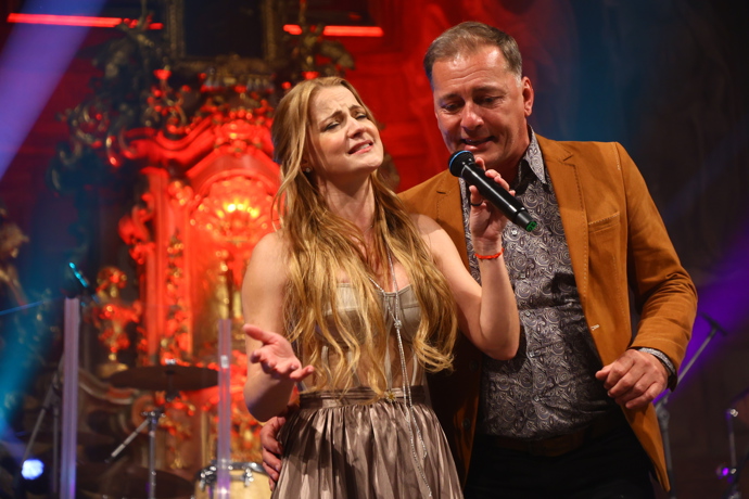 Šárka Vaňková a Petr Vondráček spolu zazpívali hity Knoflíky lásky a Hej, pane diskžokej.