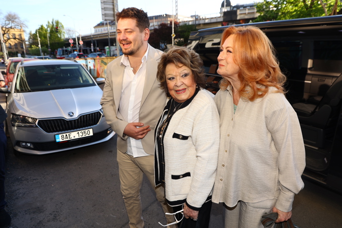 Bylo vidět, že se na premiéru těší.