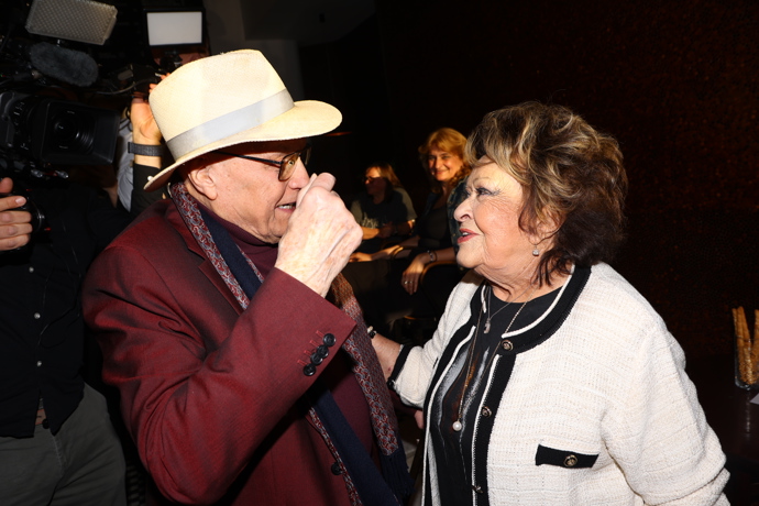 Bohdalová se vítala se svými přátely.