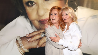 FOTO: Simona Stašová s Veronikou Žilkovou.