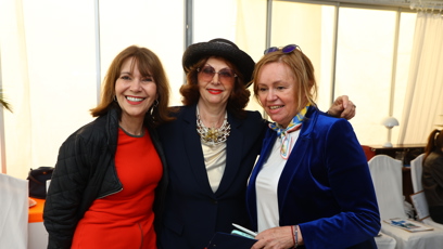 FOTO: Jitka Sedláčková s Michaelou Dolinovou a Saskií Burešovou.