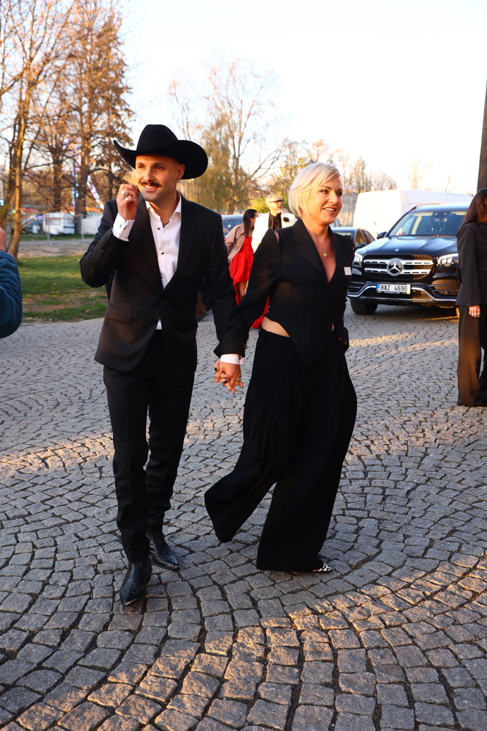 Martina Pártlová a Josef Vařeka dorazili ve velmi dobré náladě.